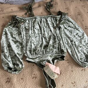 Green Velvet Off-Shoulder Bodysuit We are HAH "hot as hell"long sleeves mediuml